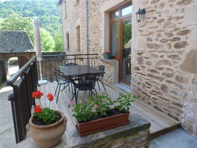 Gite Oustal Belcastel  Экстерьер фото
